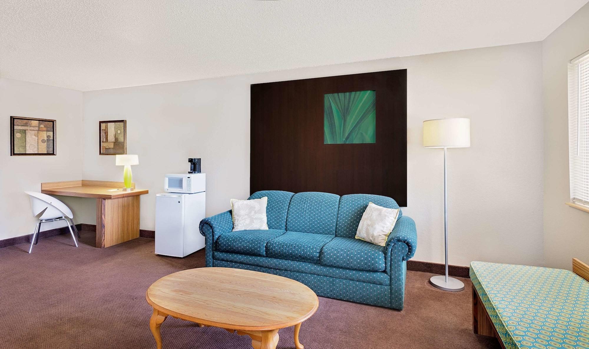 Super 8 By Wyndham Newburgh/West Point Stewart Intl Airport Motel Dış mekan fotoğraf