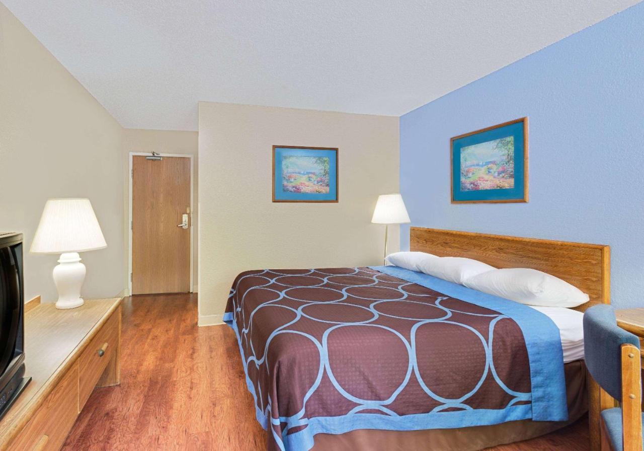 Super 8 By Wyndham Newburgh/West Point Stewart Intl Airport Motel Dış mekan fotoğraf