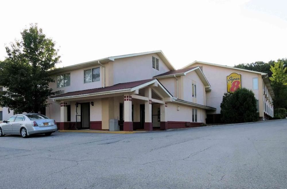 Super 8 By Wyndham Newburgh/West Point Stewart Intl Airport Motel Dış mekan fotoğraf